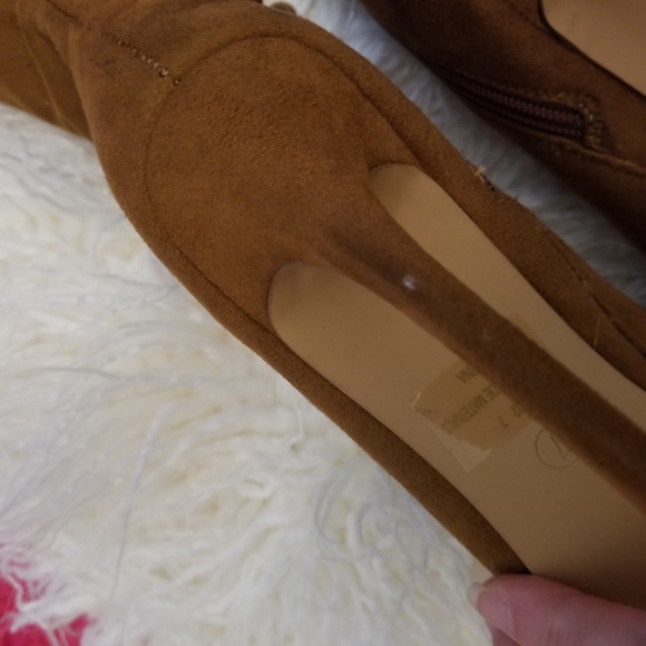 SOLD Lace Up Gladiator Style Knee Boots - Picture 7 of 8